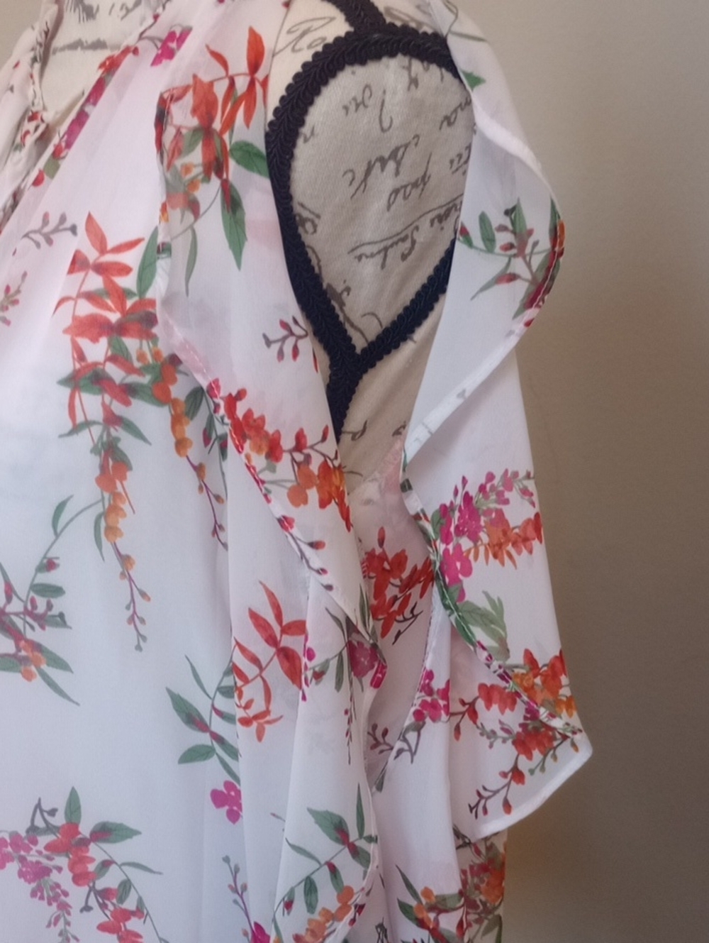 PRICE🔽 Worthington White Floral Tie-Neck Blouse with Pink & Green Print - Picture 4 of 8